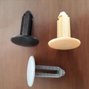 UNIVERSAL KAPI DÖŞEME KLİPSİ BÜYÜK SİYAH